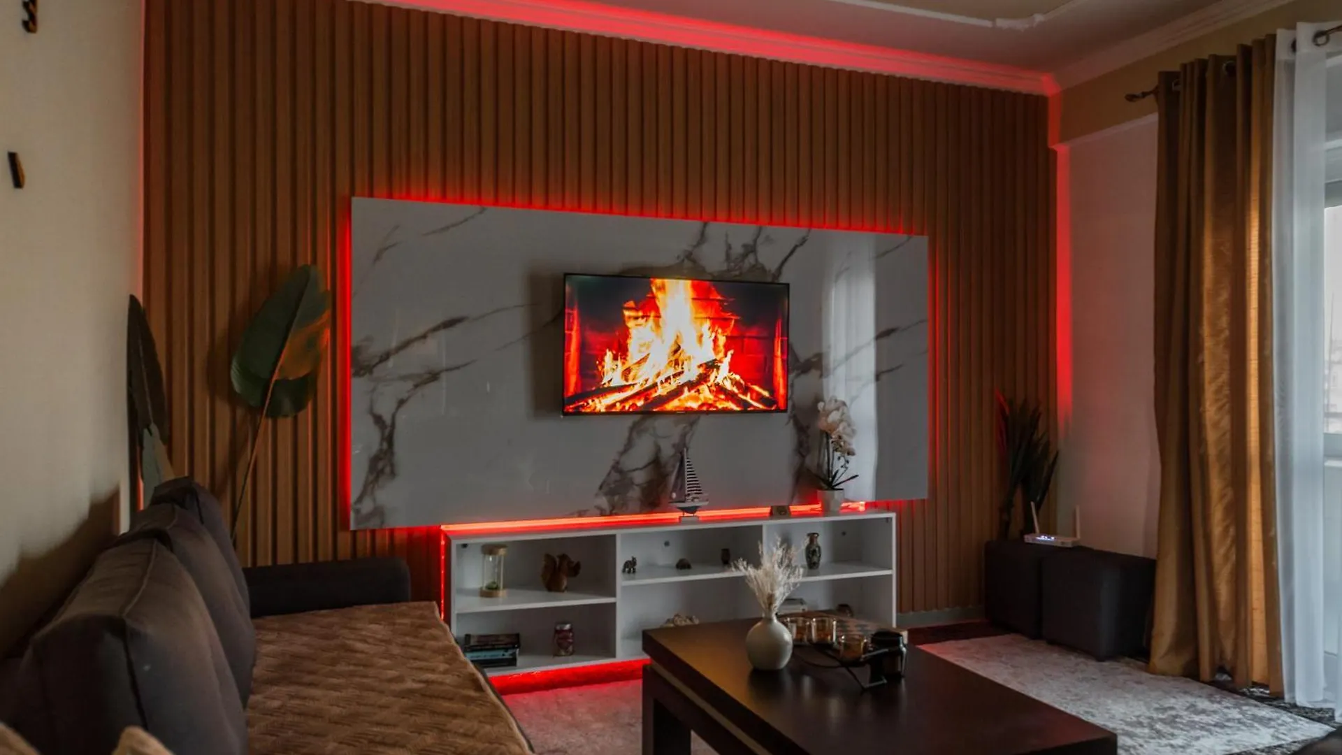 Premium Luxury Beachfront Apartments ドゥラス