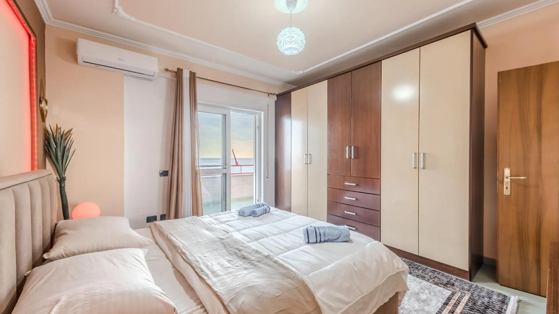 Premium Luxury Beachfront Apartments location